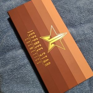 Jeffree Star here for the nudes mini lip set